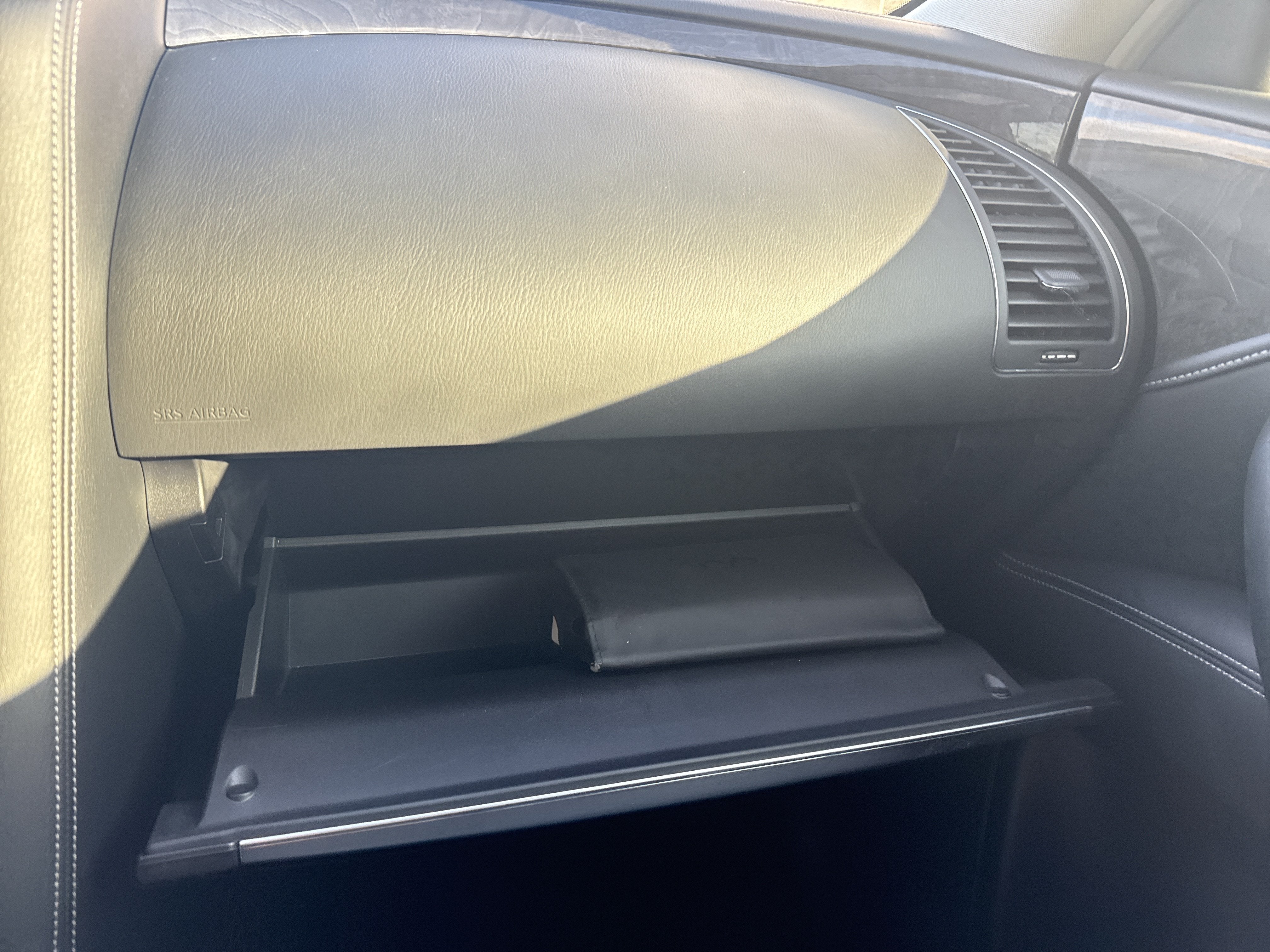 2023 INFINITI QX80 LUXE