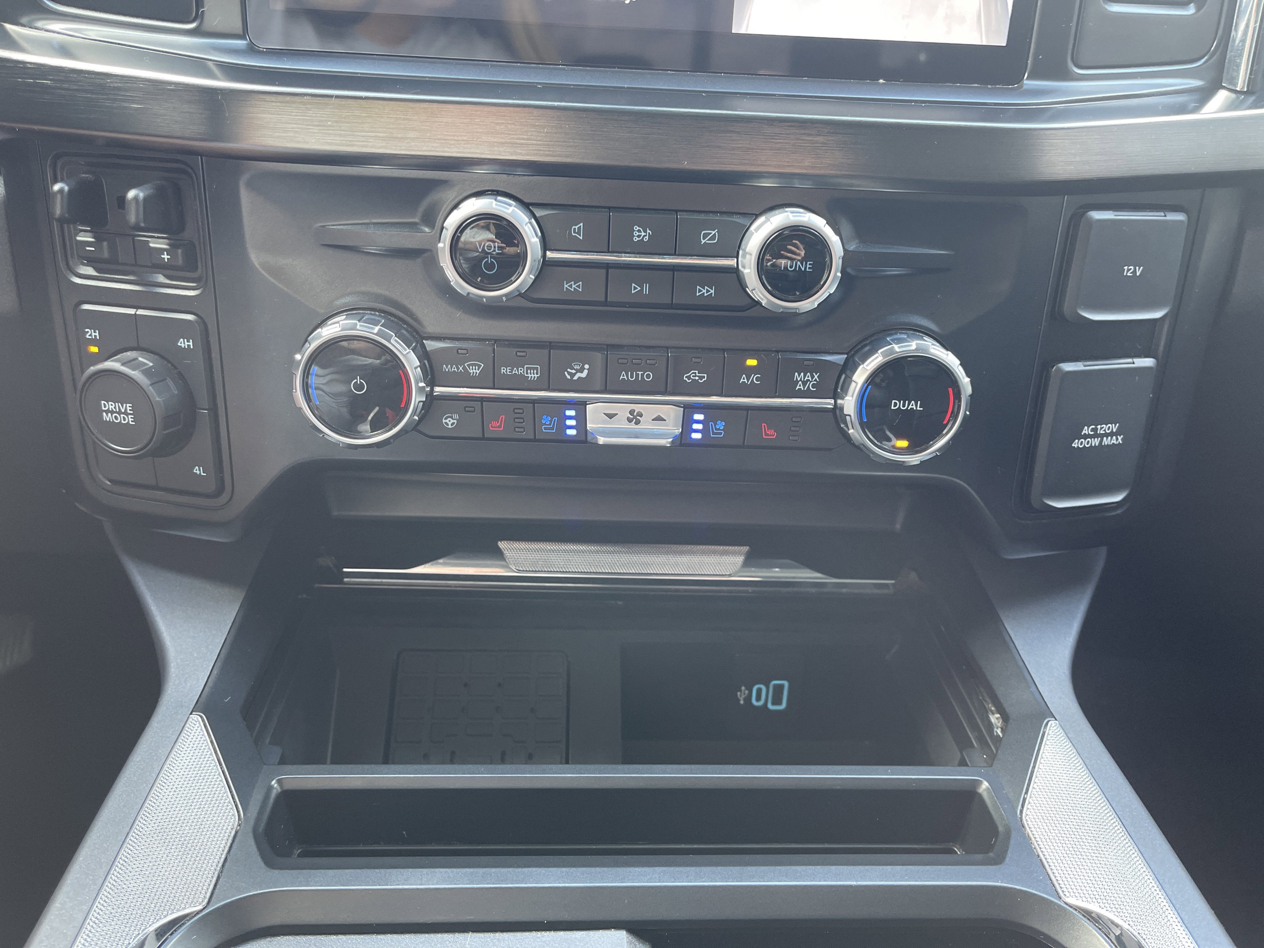 2024 Ford Super Duty F-350 DRW LARIAT