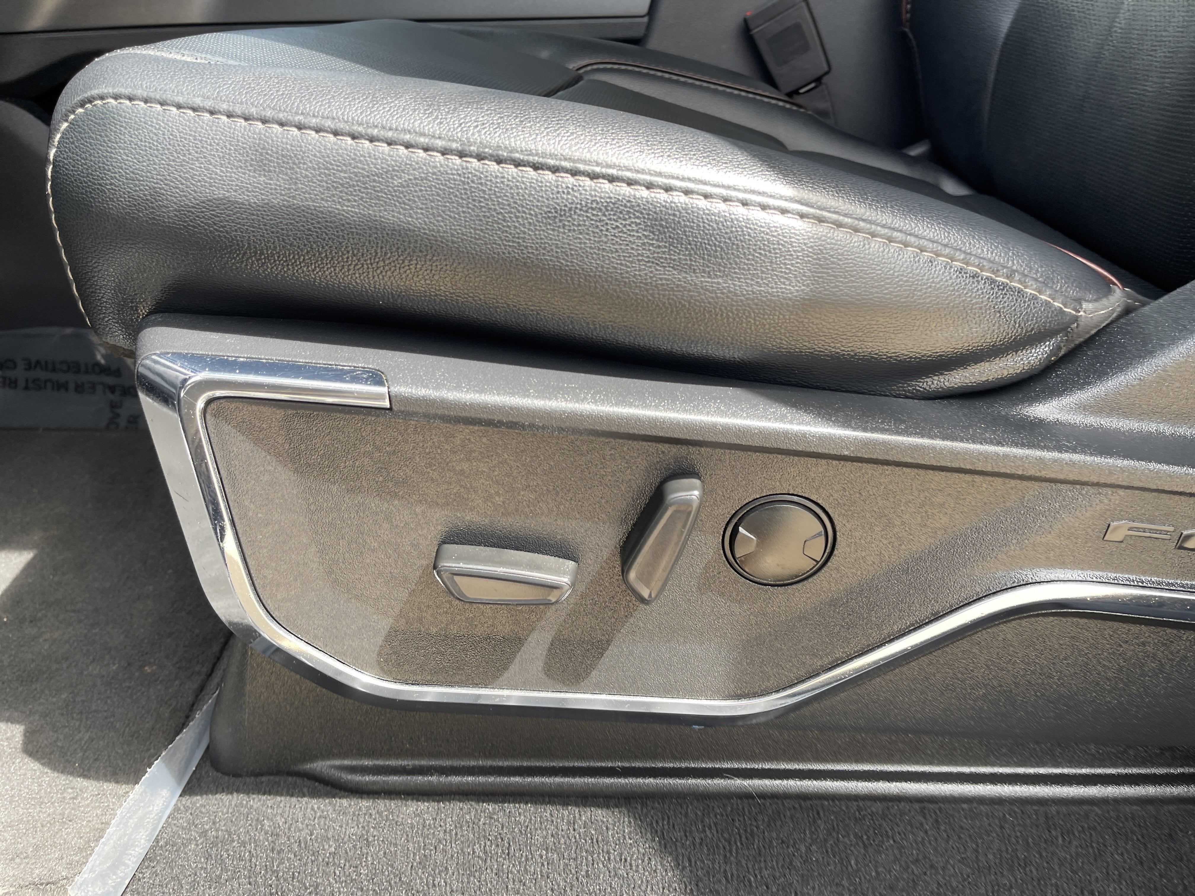 2024 Ford Super Duty F-350 DRW LARIAT