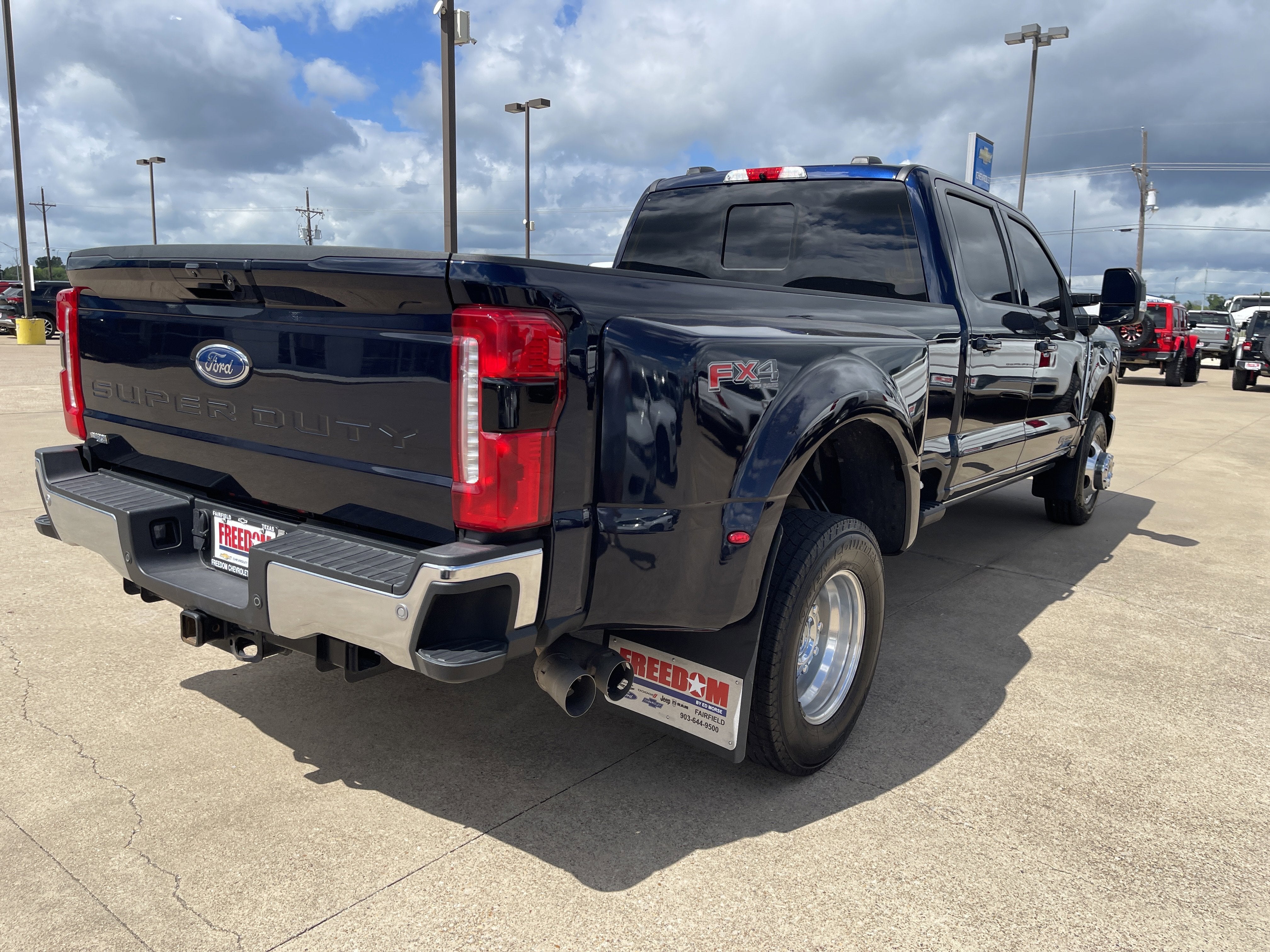 2024 Ford Super Duty F-350 DRW LARIAT