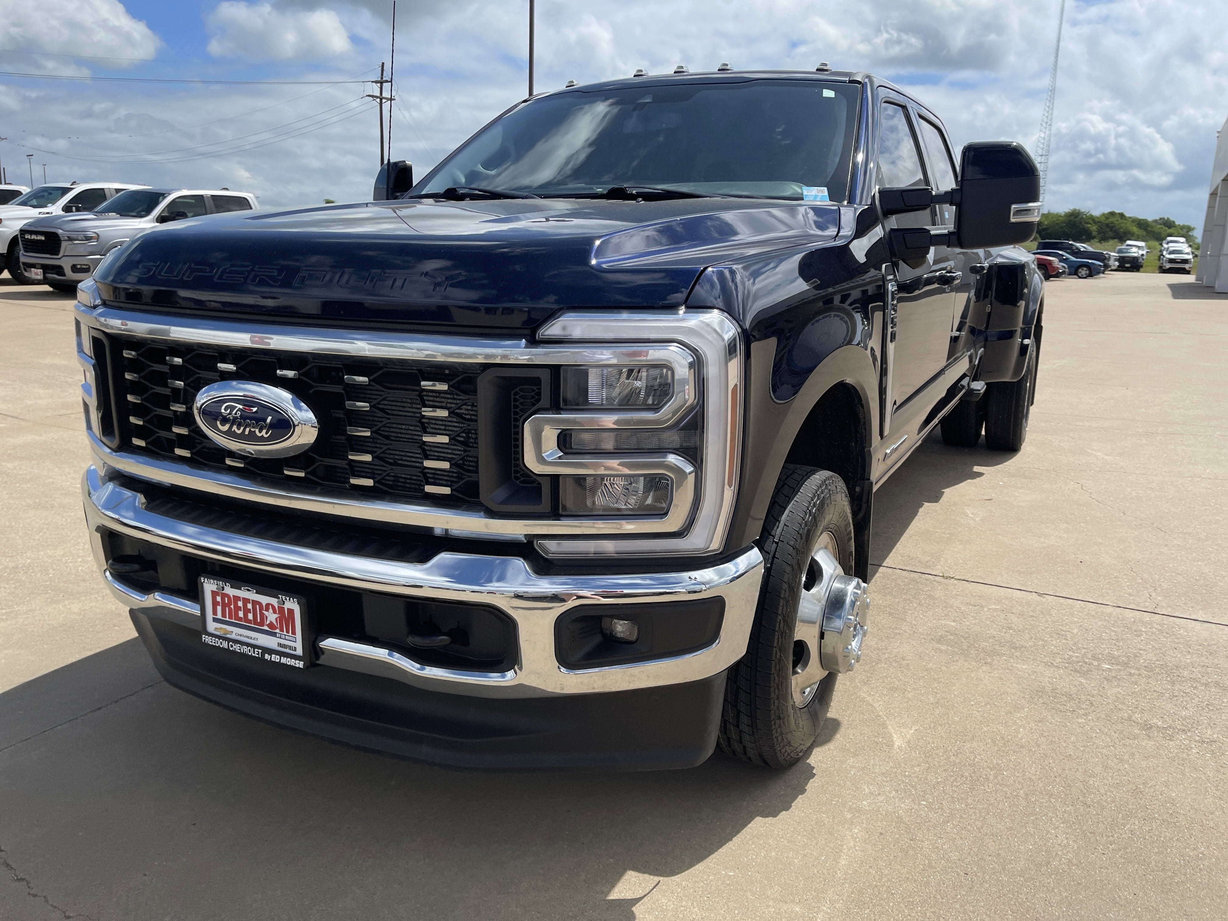 2024 Ford Super Duty F-350 DRW LARIAT