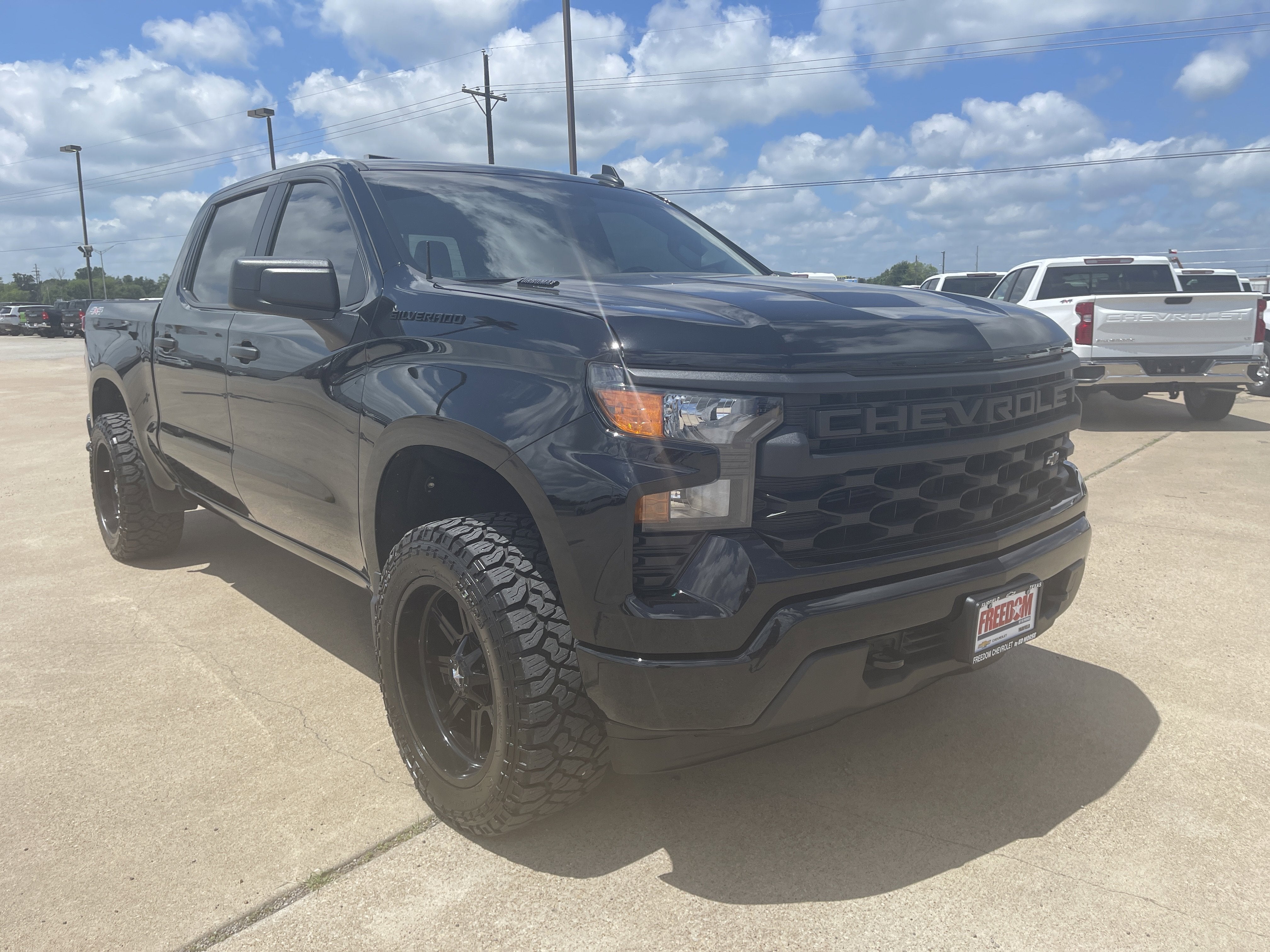 2025 Chevrolet Silverado 1500 Custom