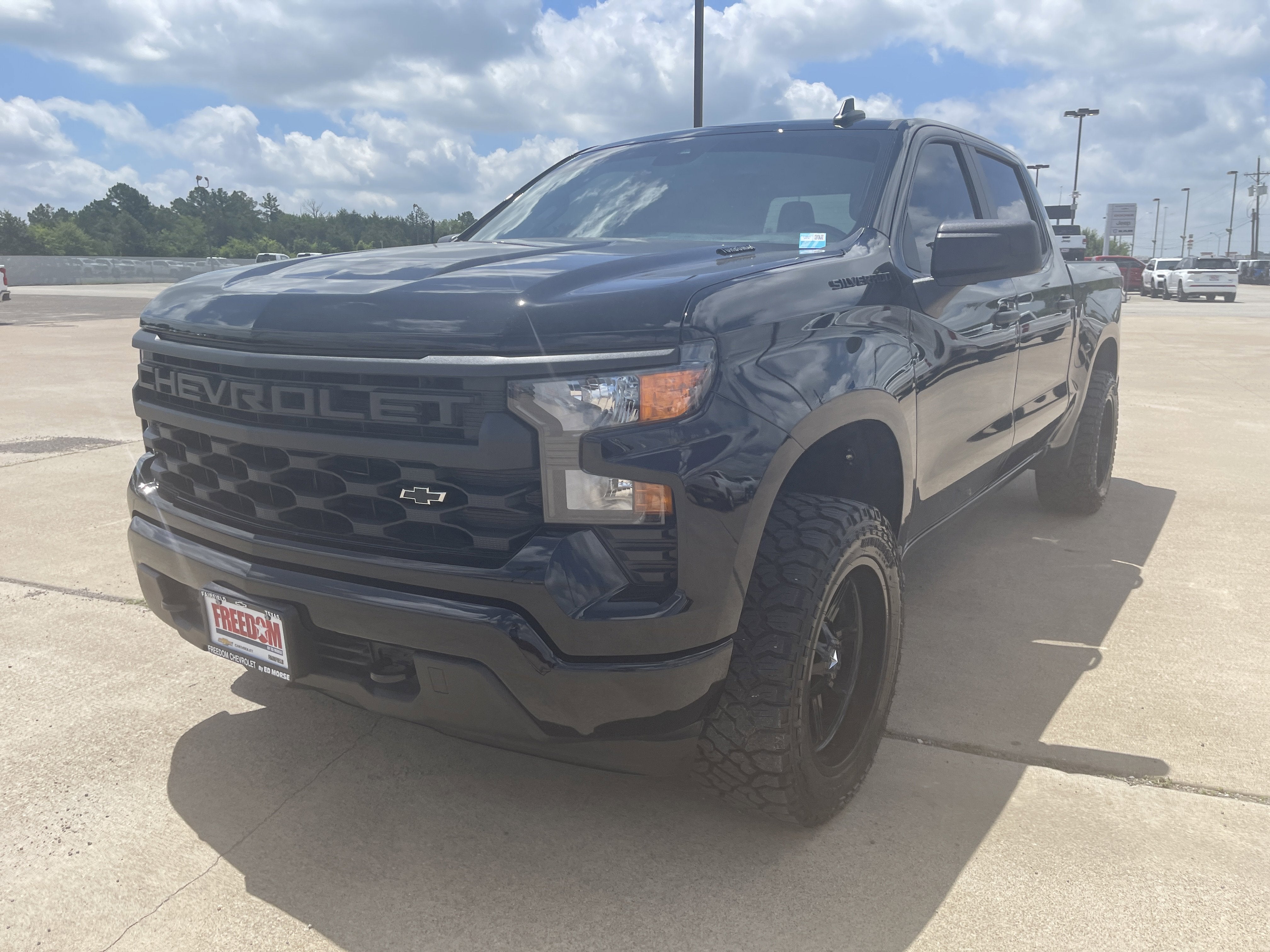 2025 Chevrolet Silverado 1500 Custom