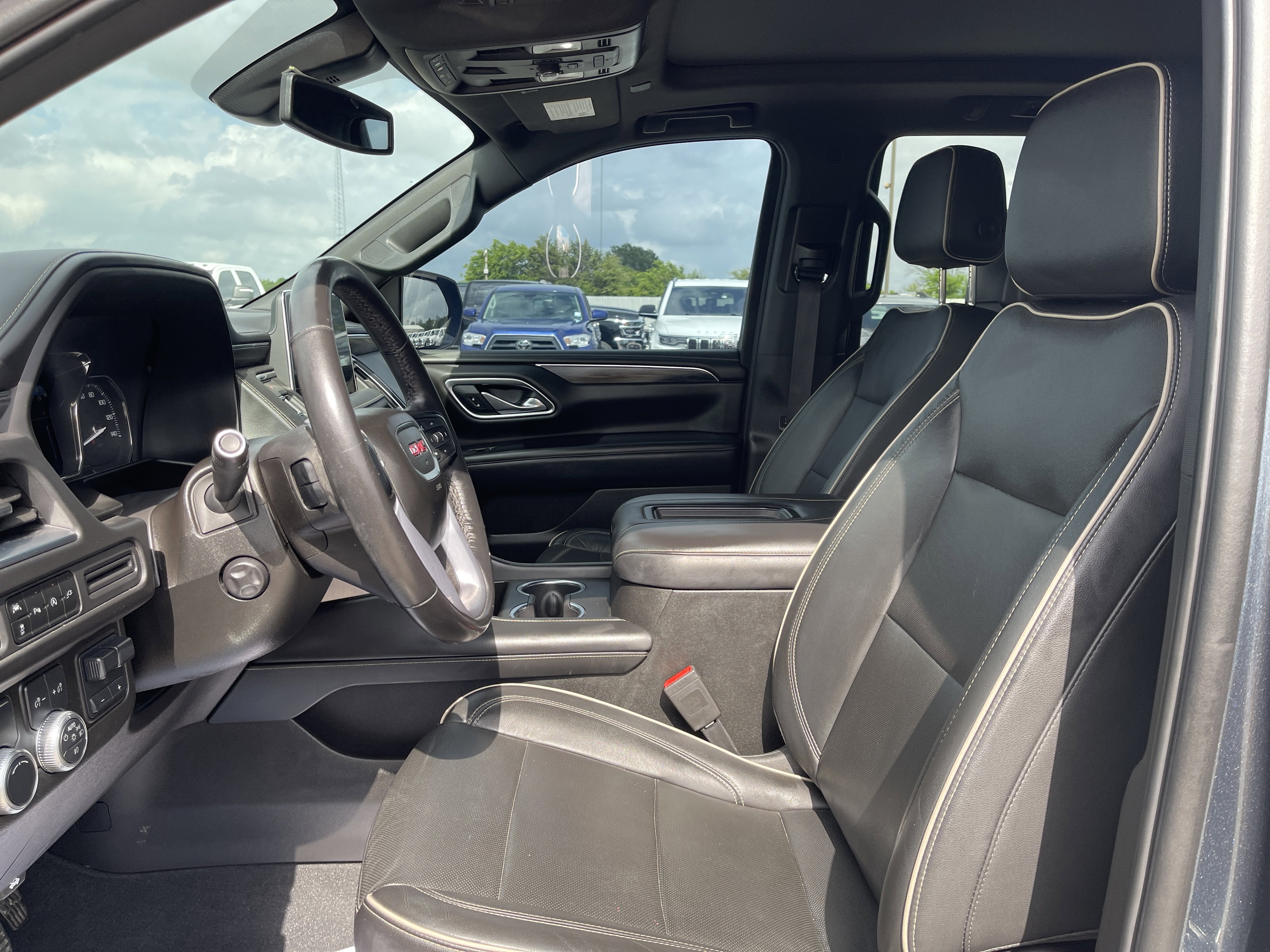 2021 GMC Yukon SLT
