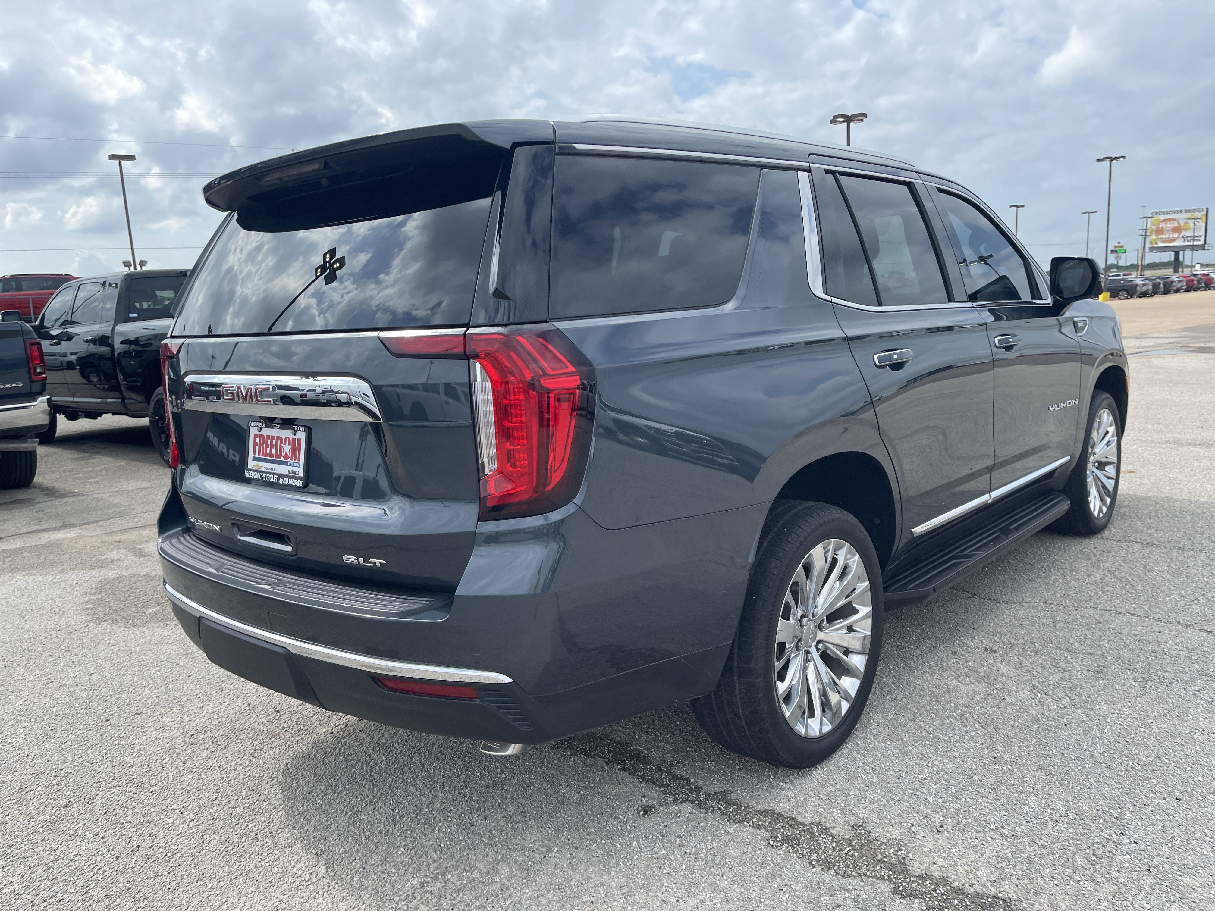 2021 GMC Yukon SLT