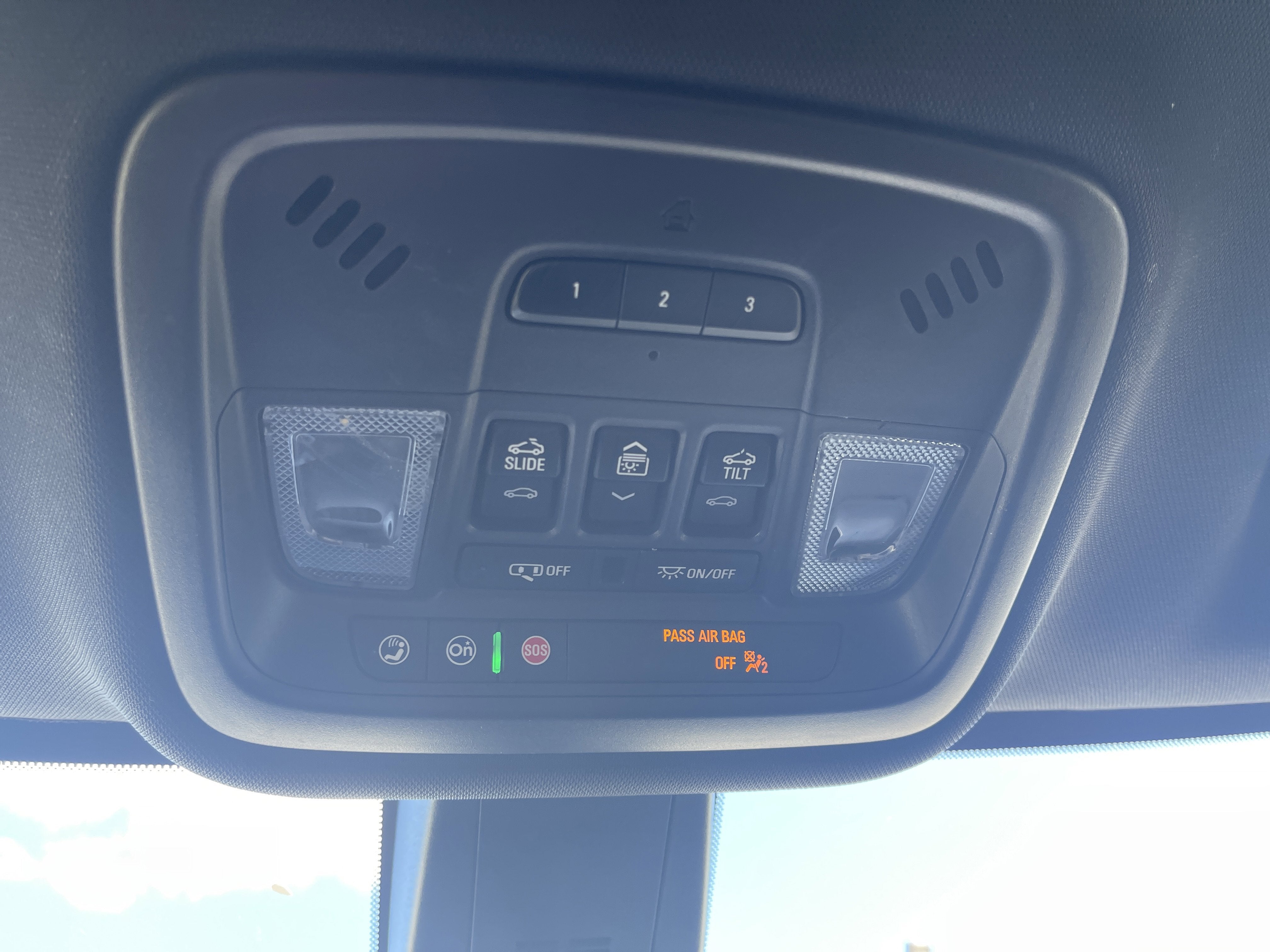 2023 Chevrolet Traverse RS