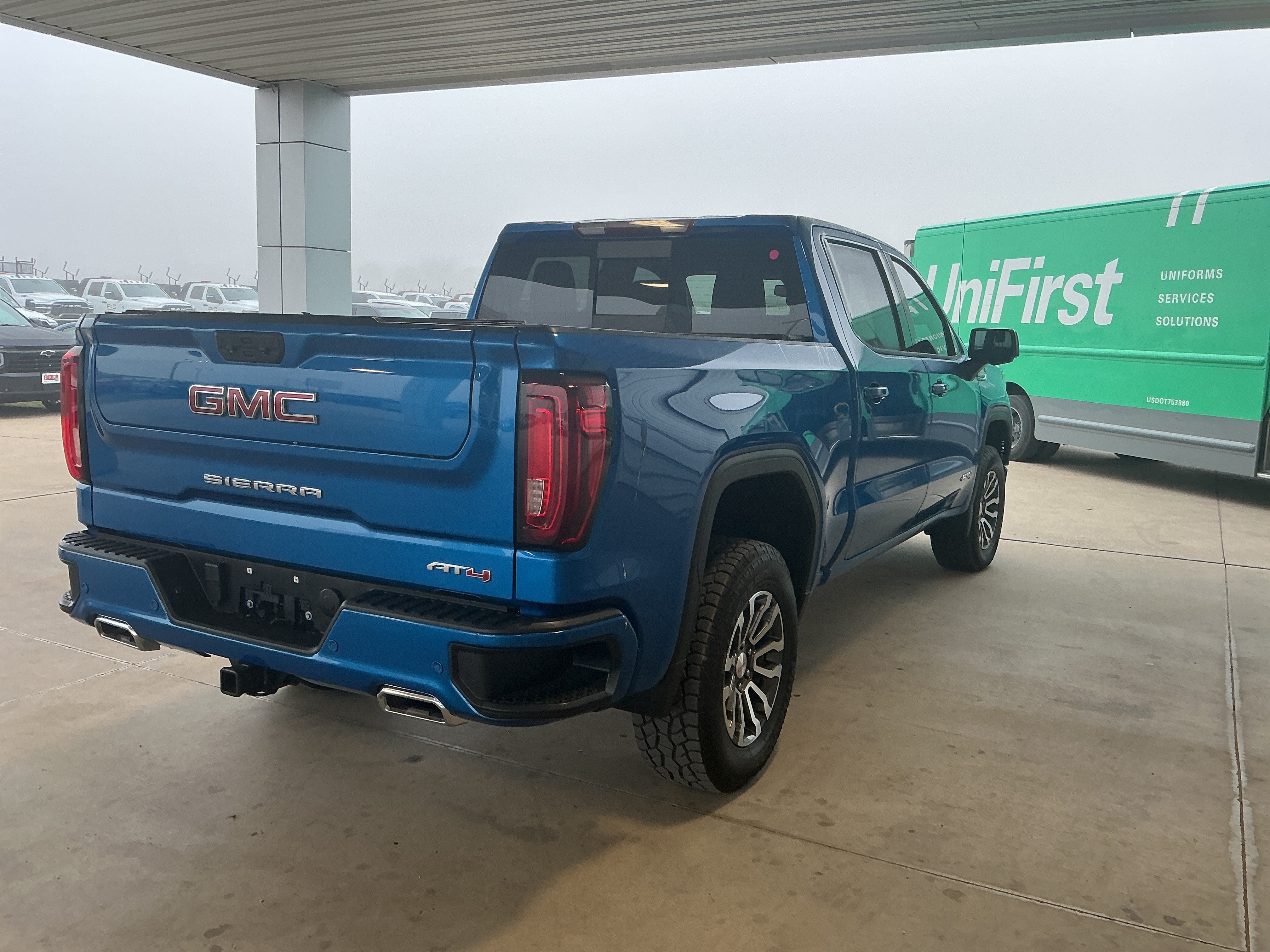 2023 GMC Sierra 1500 AT4