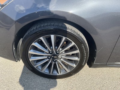 2017 Kia Cadenza Premium