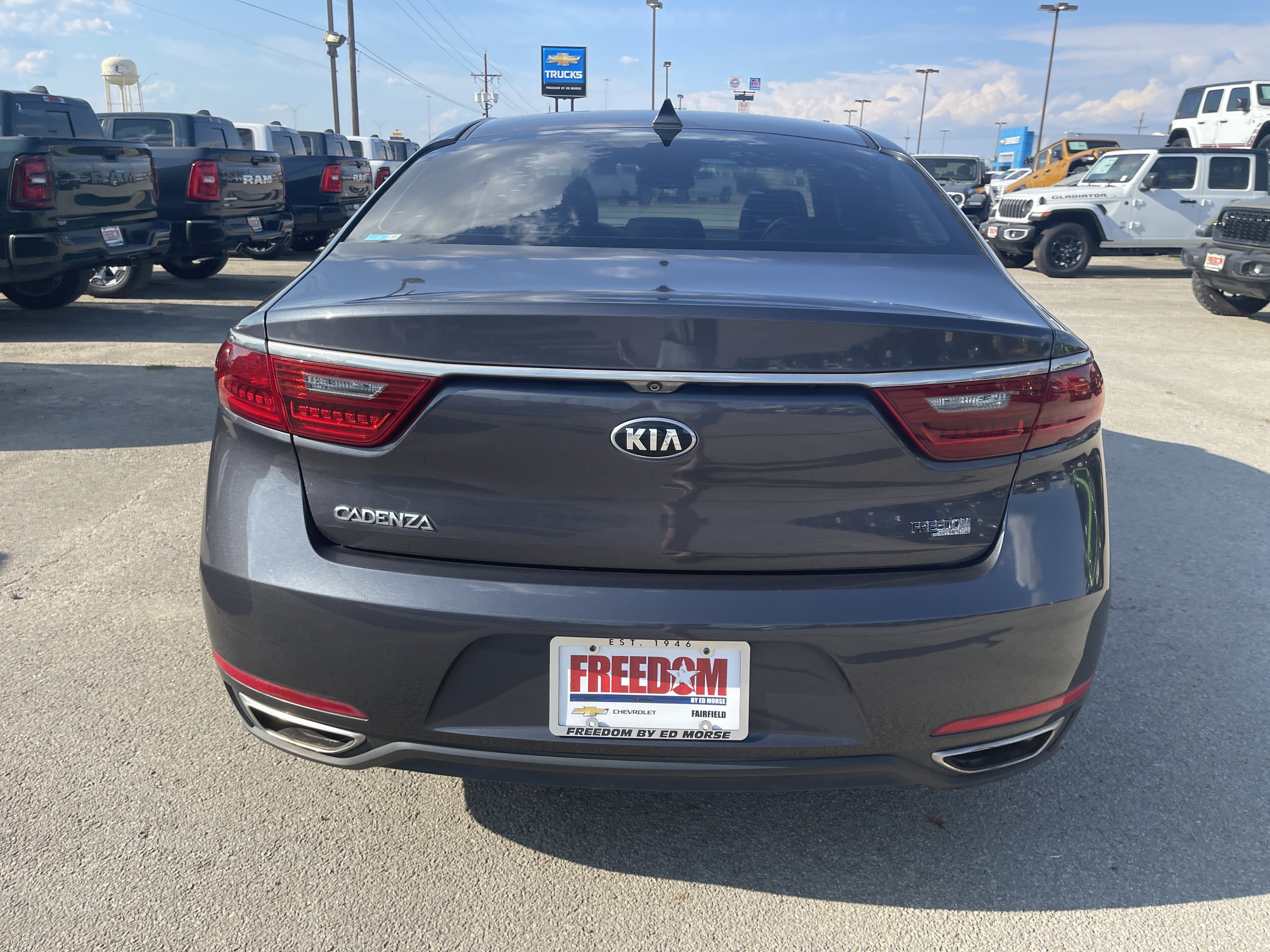 2017 Kia Cadenza Premium