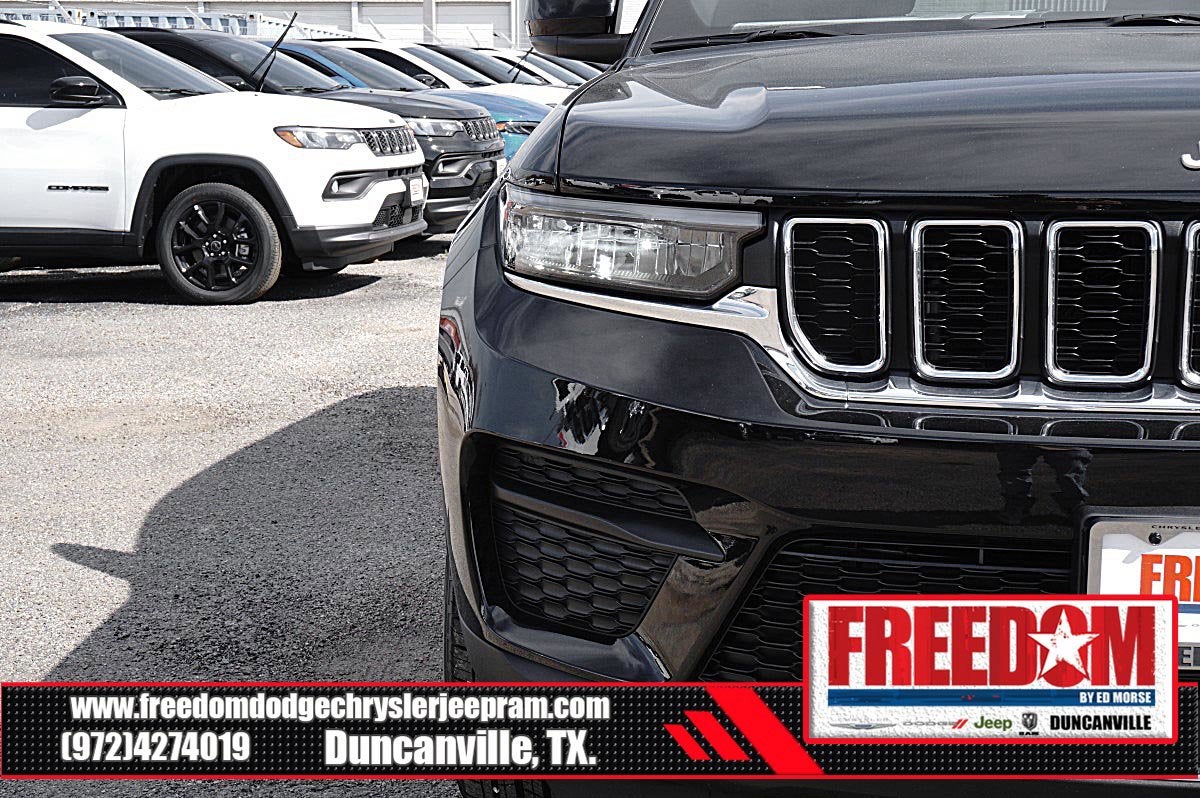 2026 Jeep Grand Cherokee Laredo