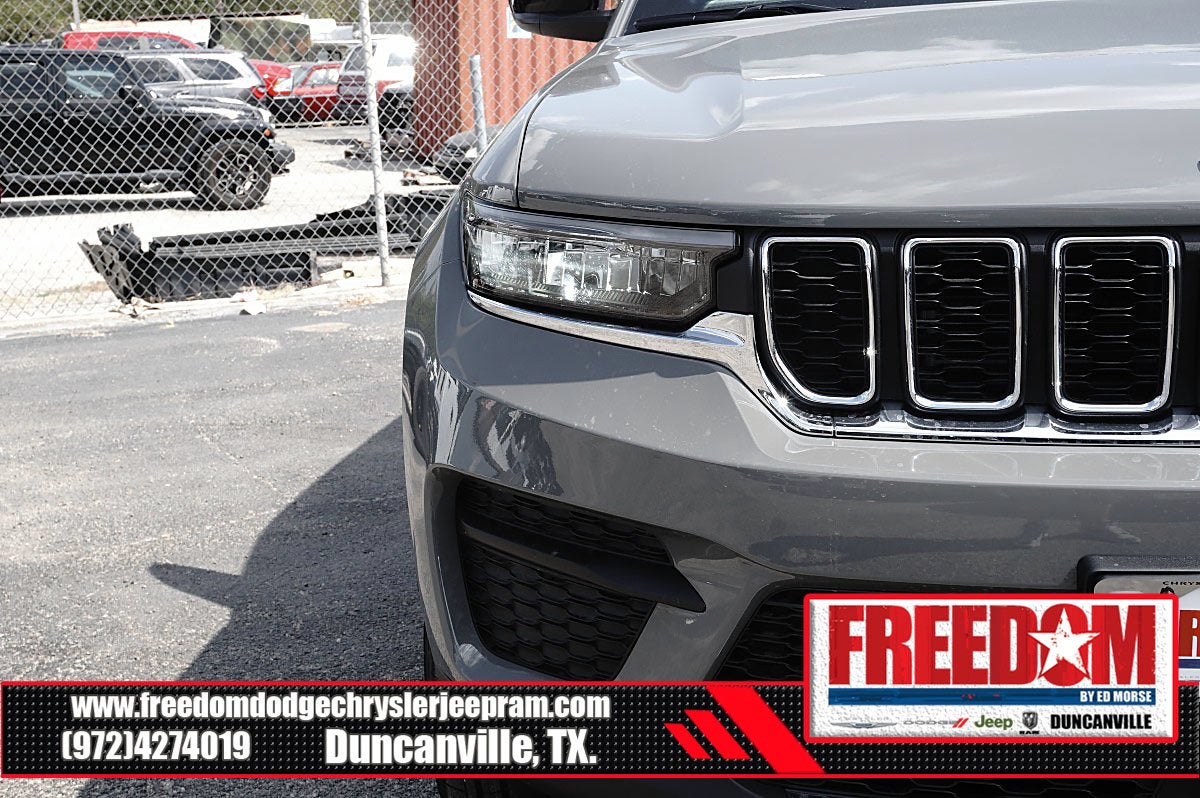 2027 Jeep Grand Cherokee Laredo X