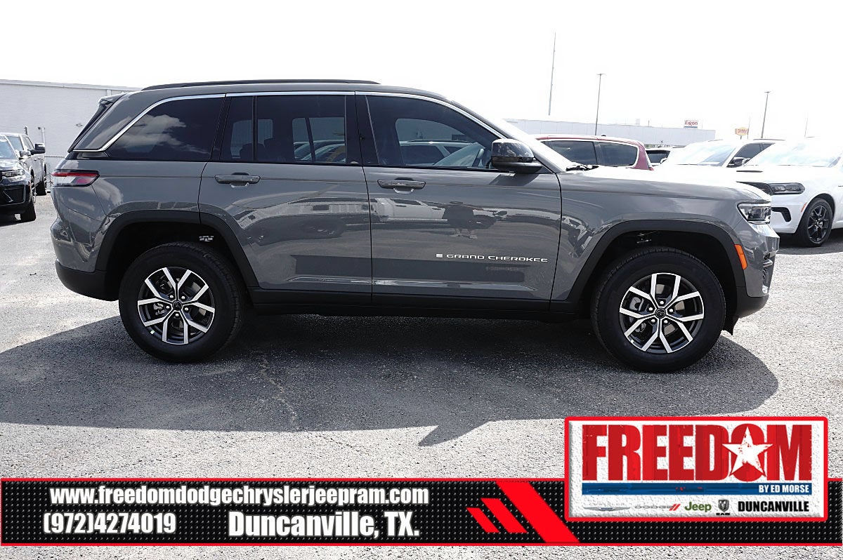 2027 Jeep Grand Cherokee Laredo X