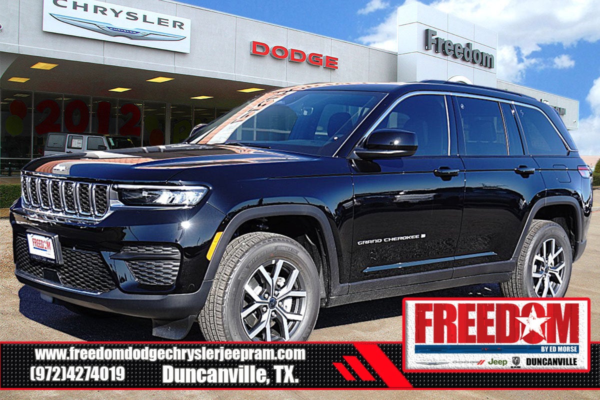 2027 Jeep Grand Cherokee Laredo