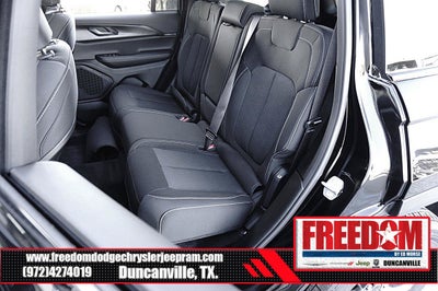 2027 Jeep Grand Cherokee Laredo