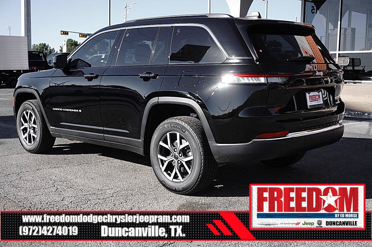 2027 Jeep Grand Cherokee Laredo