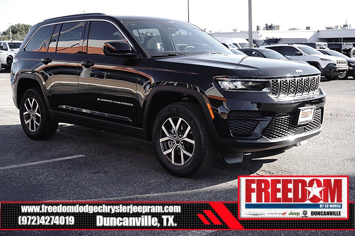 2027 Jeep Grand Cherokee Laredo