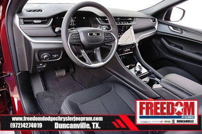 2026 Jeep Grand Cherokee Laredo