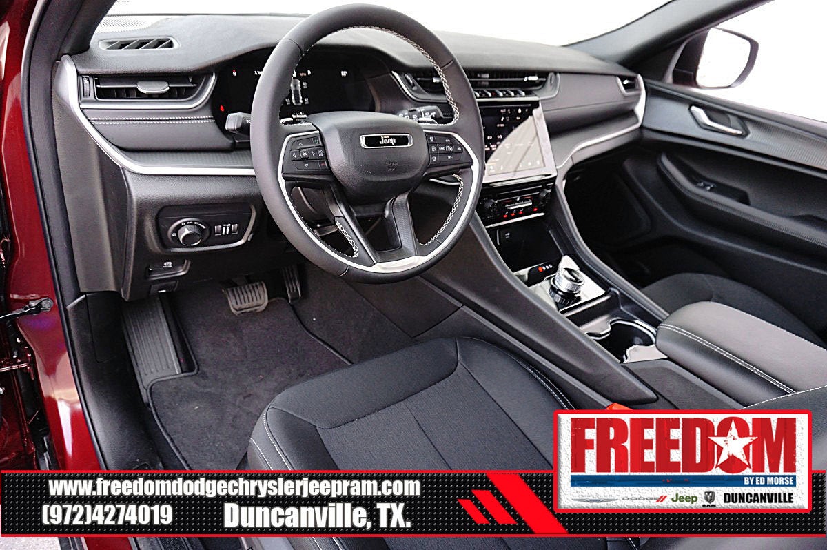 2026 Jeep Grand Cherokee Laredo