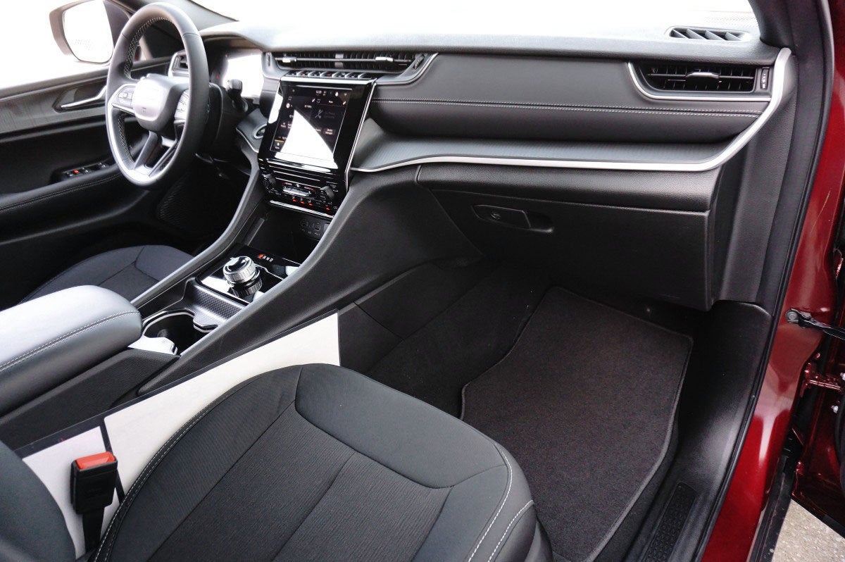 2026 Jeep Grand Cherokee Laredo