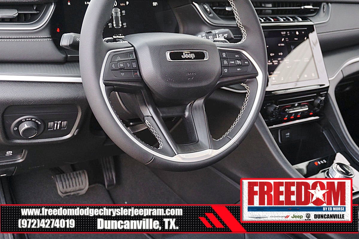 2026 Jeep Grand Cherokee Laredo