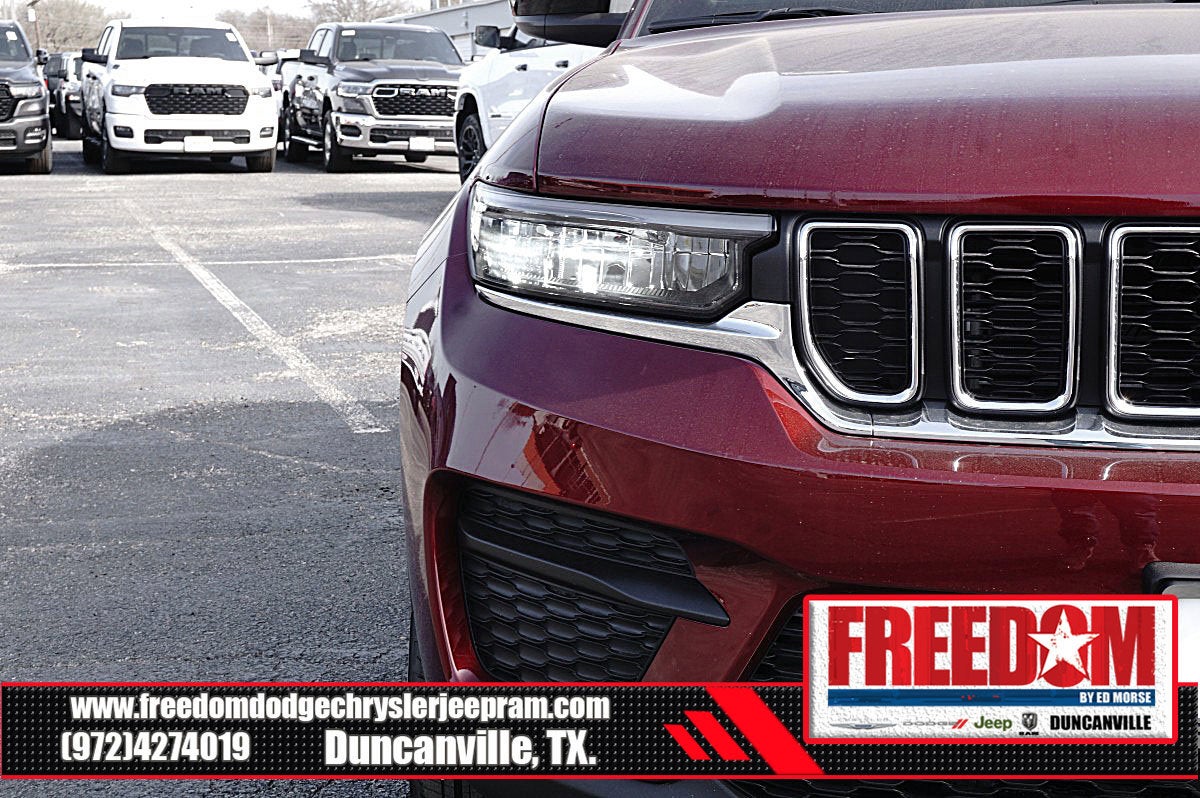 2026 Jeep Grand Cherokee Laredo