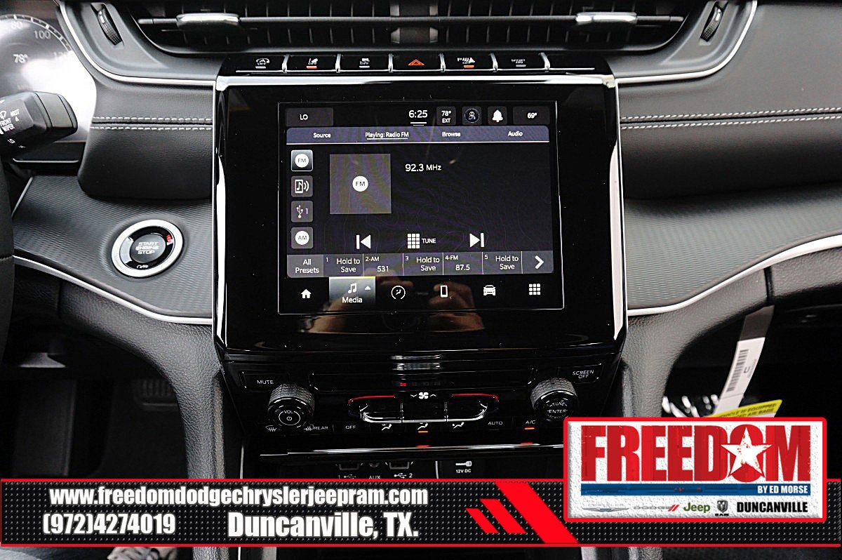 2025 Jeep Grand Cherokee Laredo X