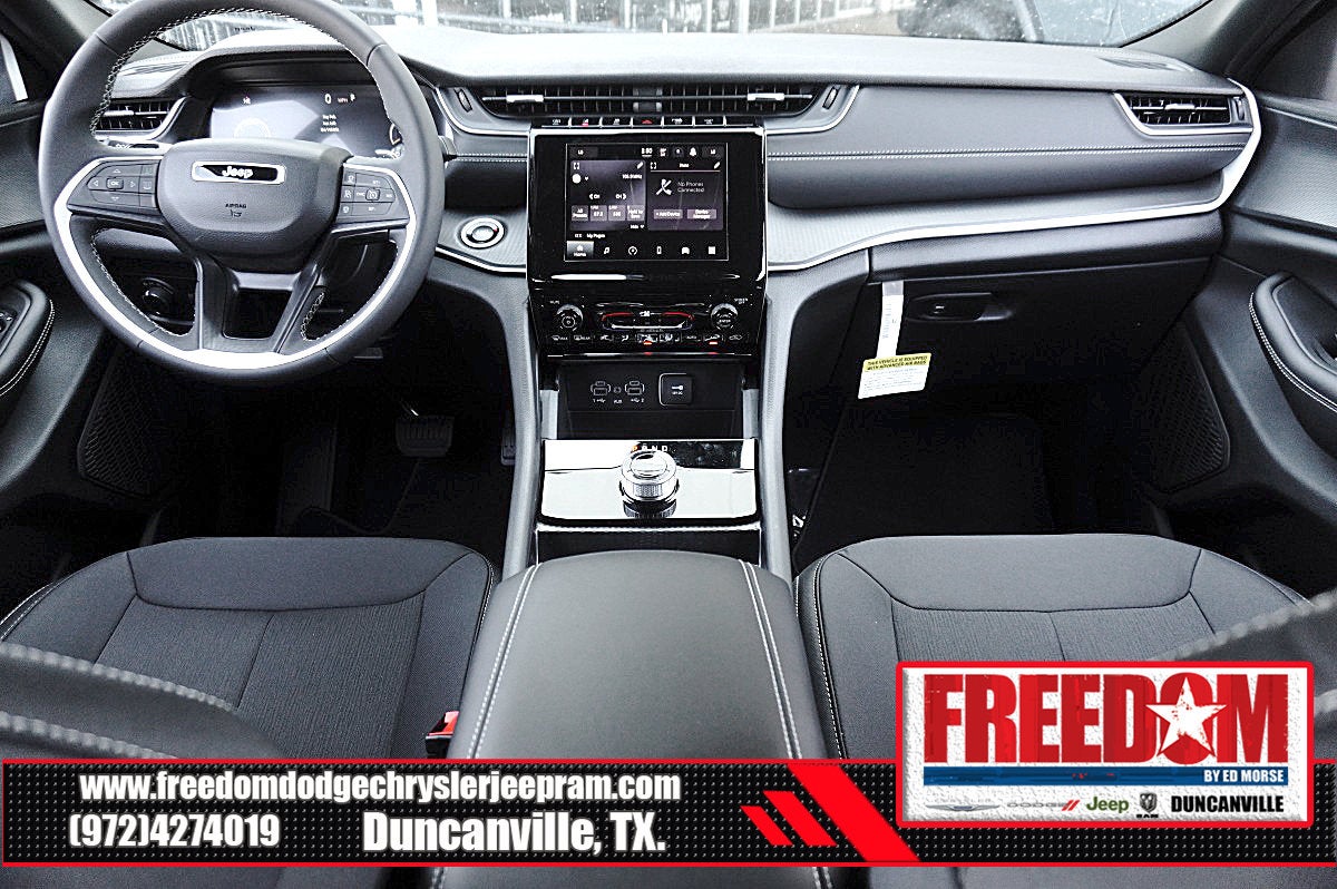2026 Jeep Grand Cherokee Laredo