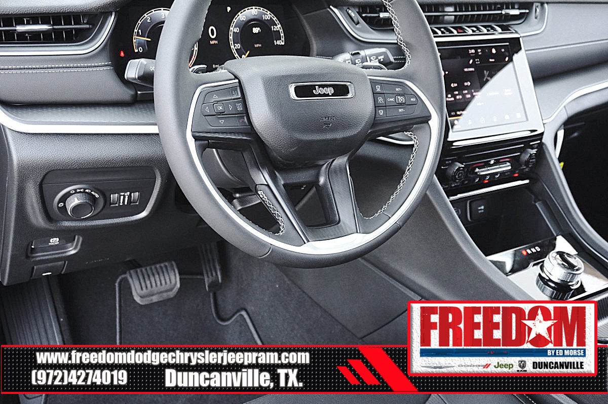 2026 Jeep Grand Cherokee Laredo