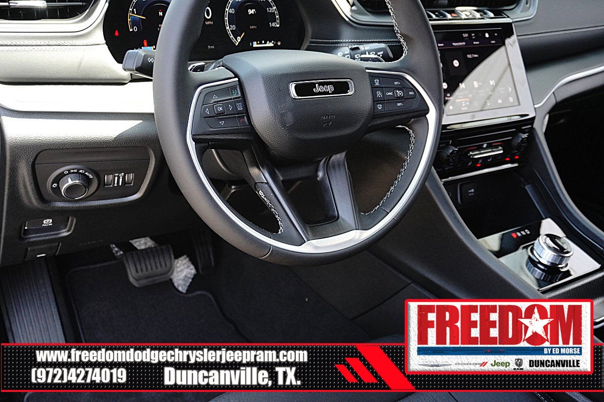 2026 Jeep Grand Cherokee Laredo