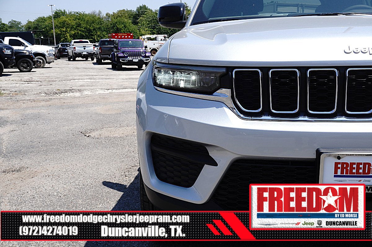 2026 Jeep Grand Cherokee Laredo