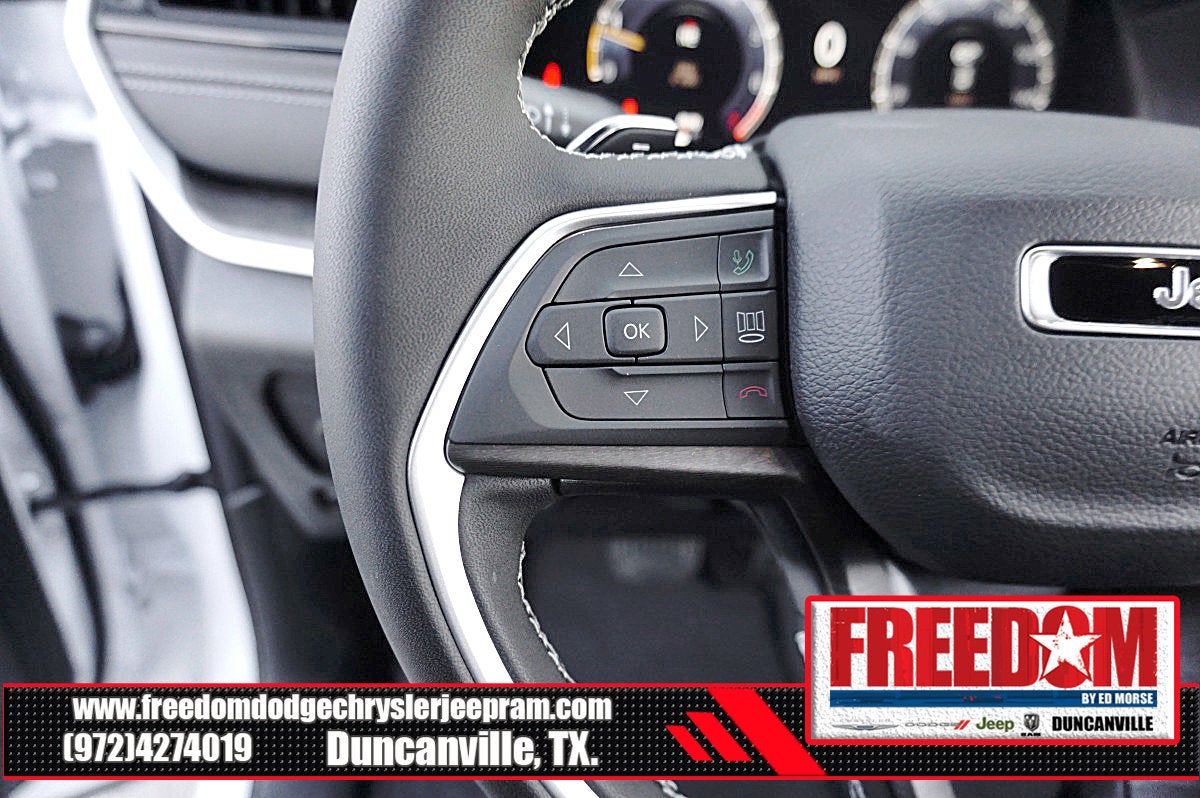 2026 Jeep Grand Cherokee Laredo