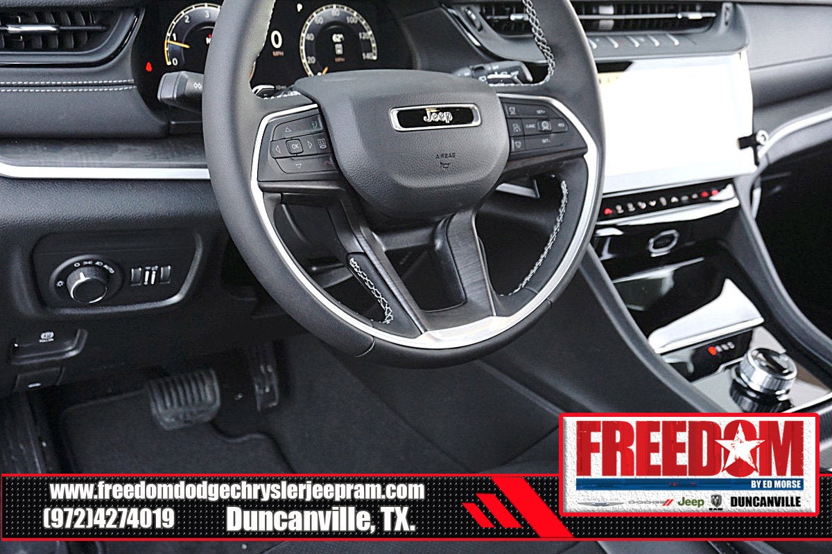 2026 Jeep Grand Cherokee Laredo