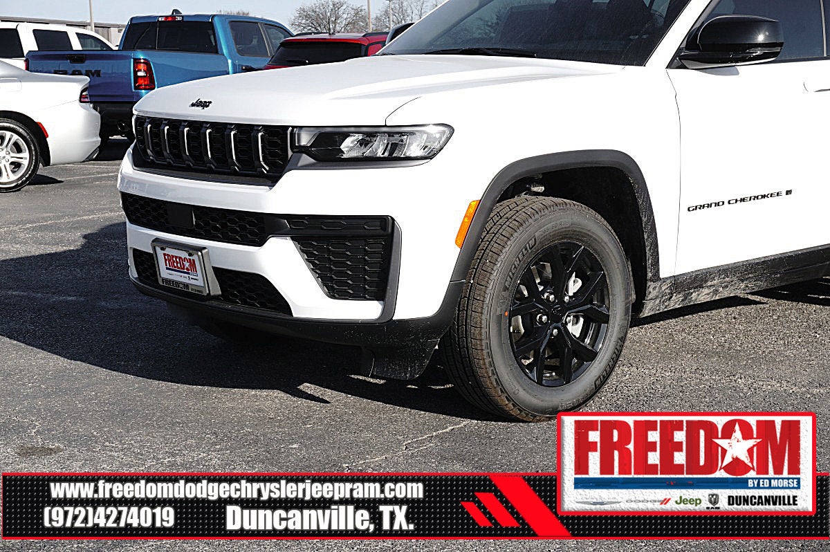 2026 Jeep Grand Cherokee Laredo