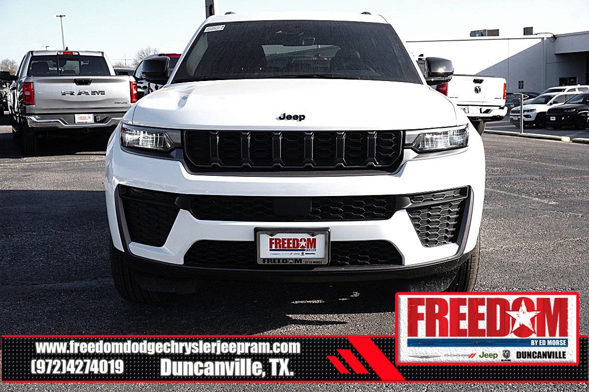 2026 Jeep Grand Cherokee Laredo