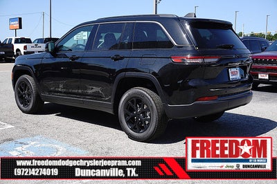 2026 Jeep Grand Cherokee Laredo Altitude