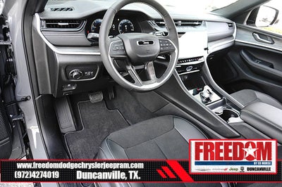 2027 Jeep Grand Cherokee Laredo Altitude