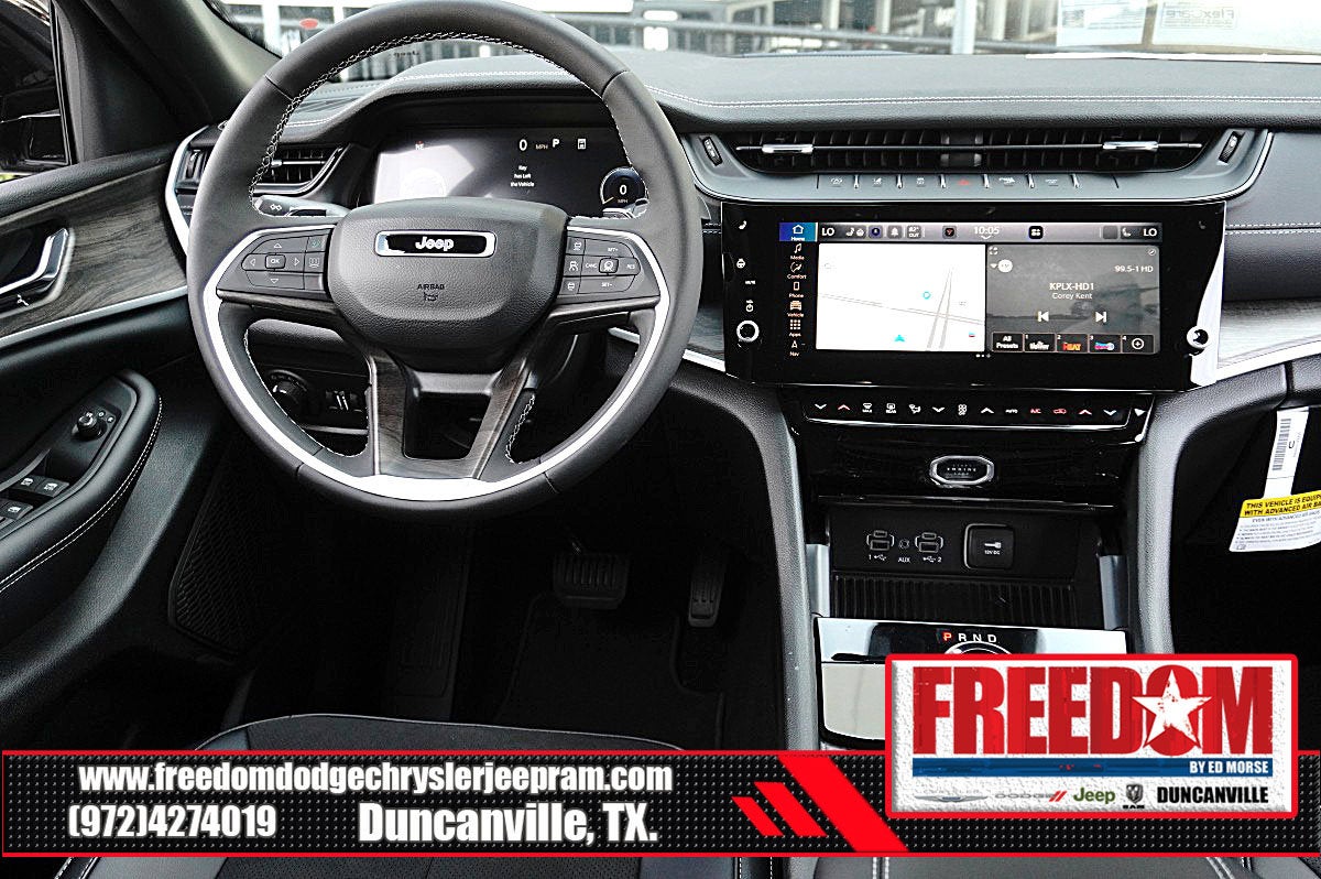 2027 Jeep Grand Cherokee Laredo Altitude