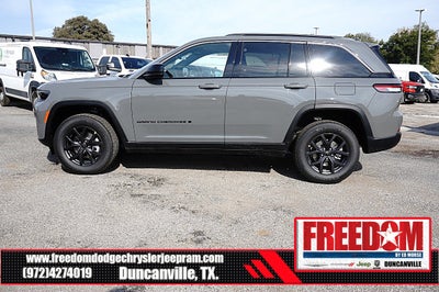 2027 Jeep Grand Cherokee Laredo Altitude
