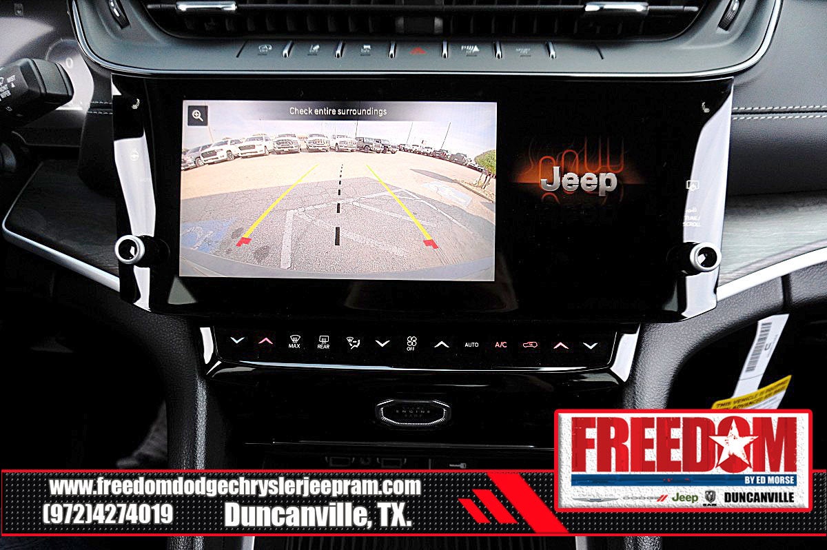 2027 Jeep Grand Cherokee Laredo Altitude