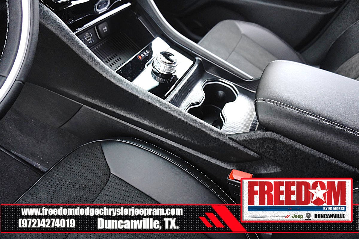 2027 Jeep Grand Cherokee Laredo Altitude