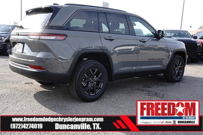 2027 Jeep Grand Cherokee Laredo Altitude