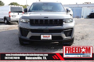 2027 Jeep Grand Cherokee Laredo Altitude