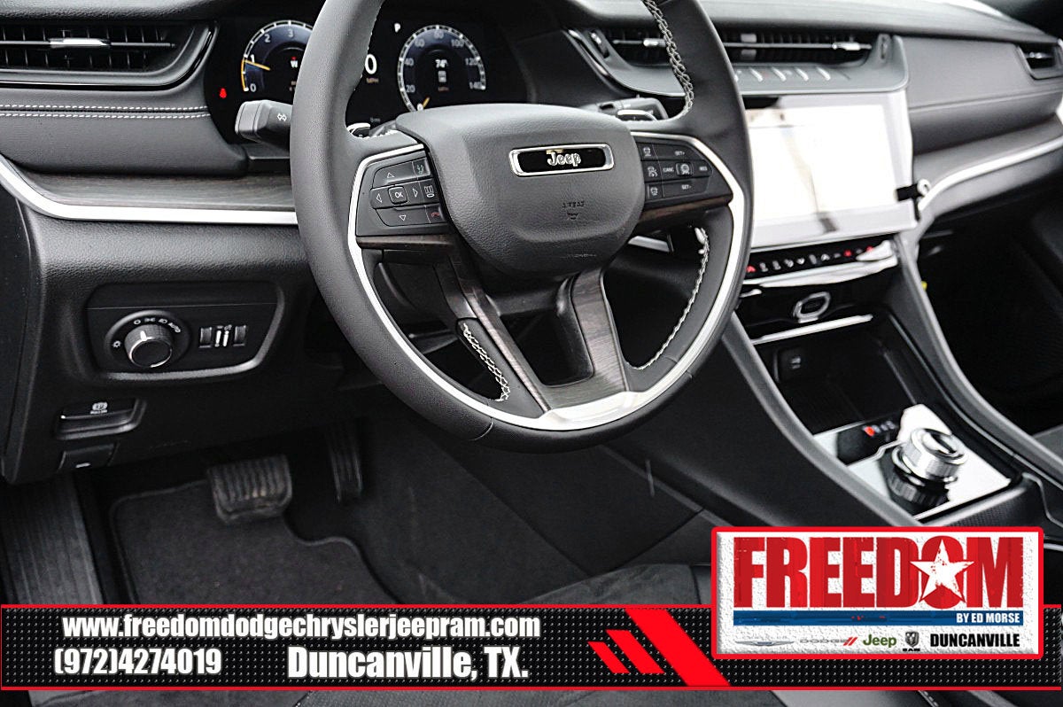 2026 Jeep Grand Cherokee Laredo