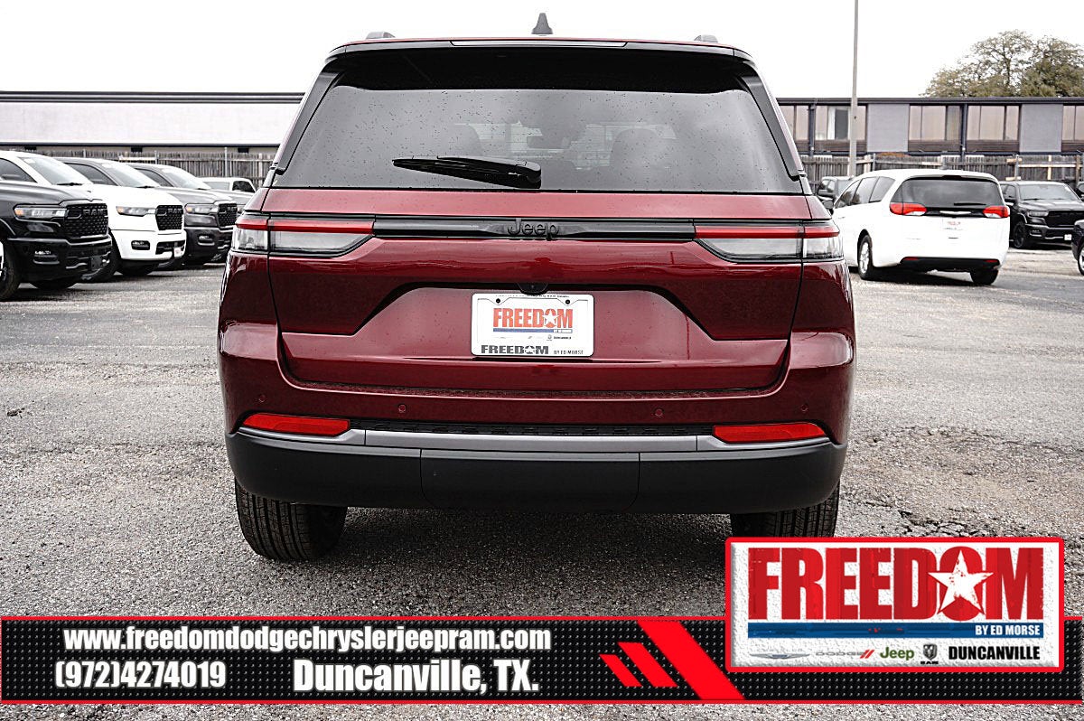 2026 Jeep Grand Cherokee Laredo