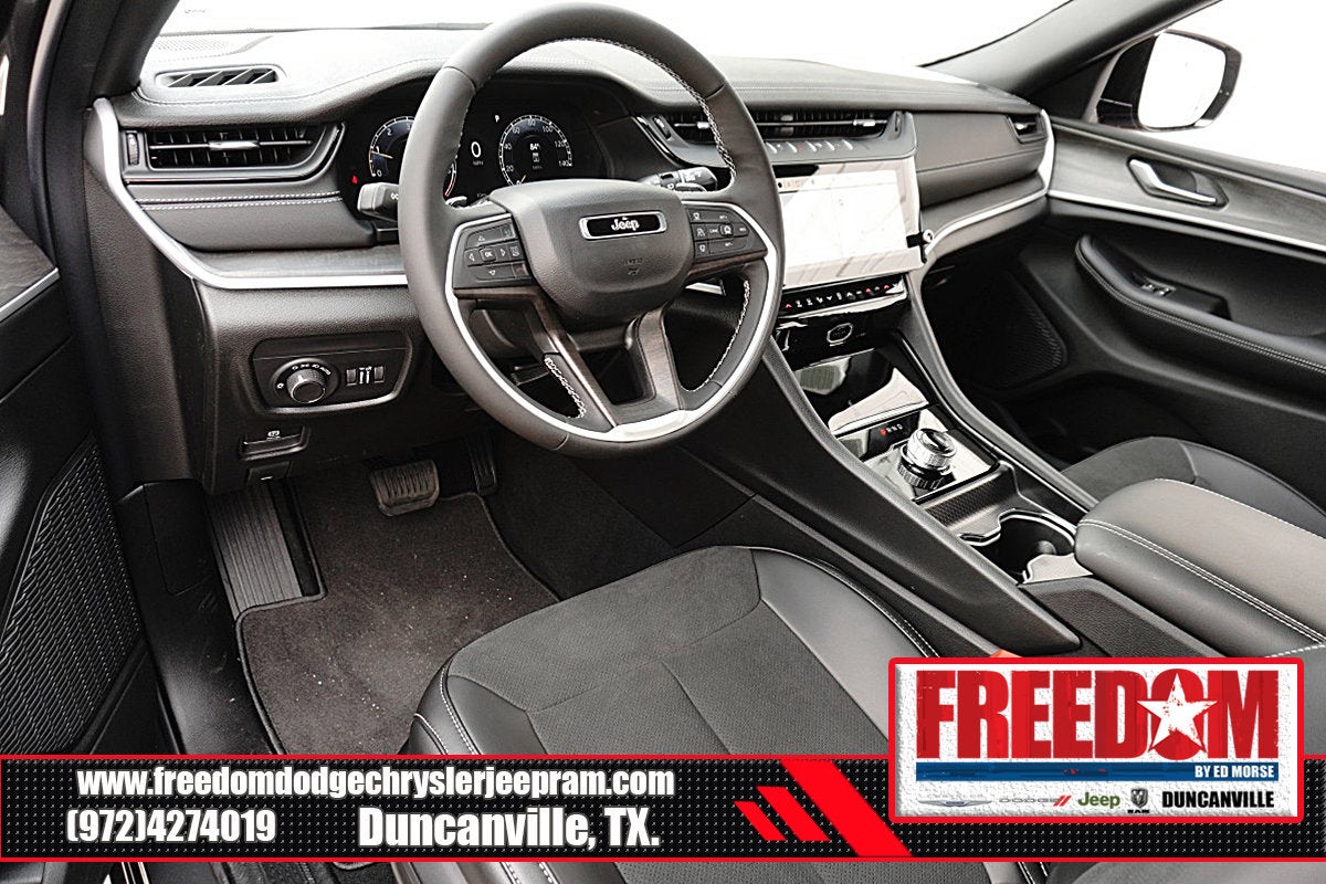 2026 Jeep Grand Cherokee Laredo Altitude