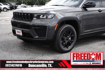2026 Jeep Grand Cherokee Laredo Altitude