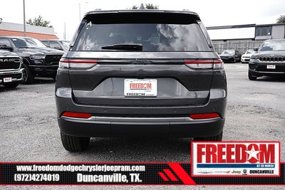 2026 Jeep Grand Cherokee Laredo Altitude