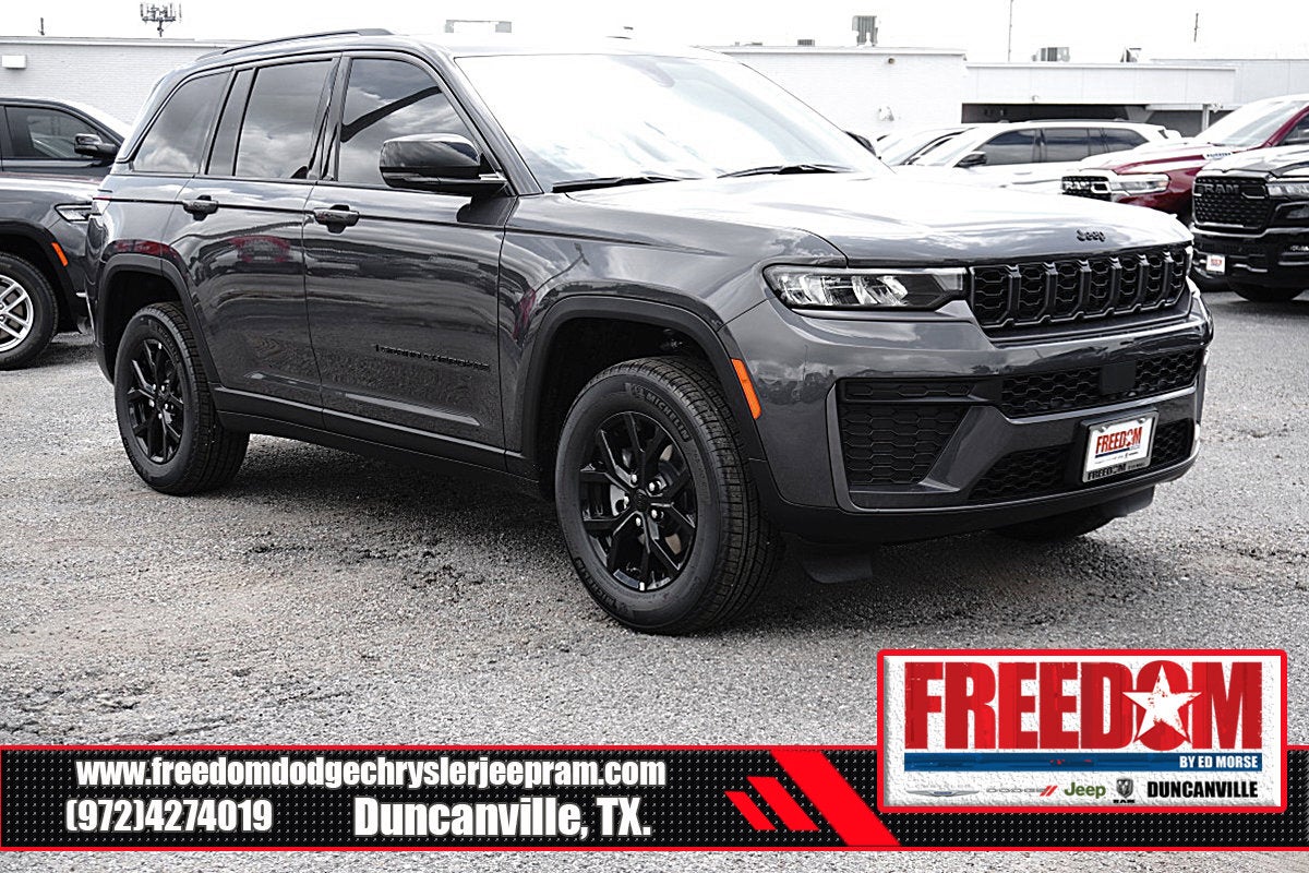 2026 Jeep Grand Cherokee Laredo Altitude