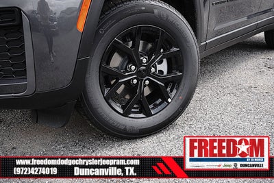 2026 Jeep Grand Cherokee Laredo Altitude