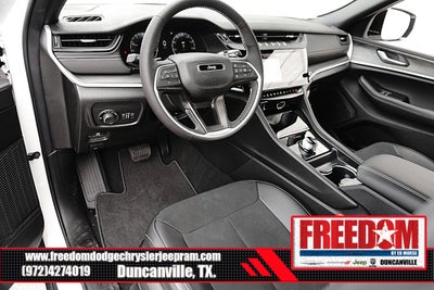 2026 Jeep Grand Cherokee Laredo Altitude